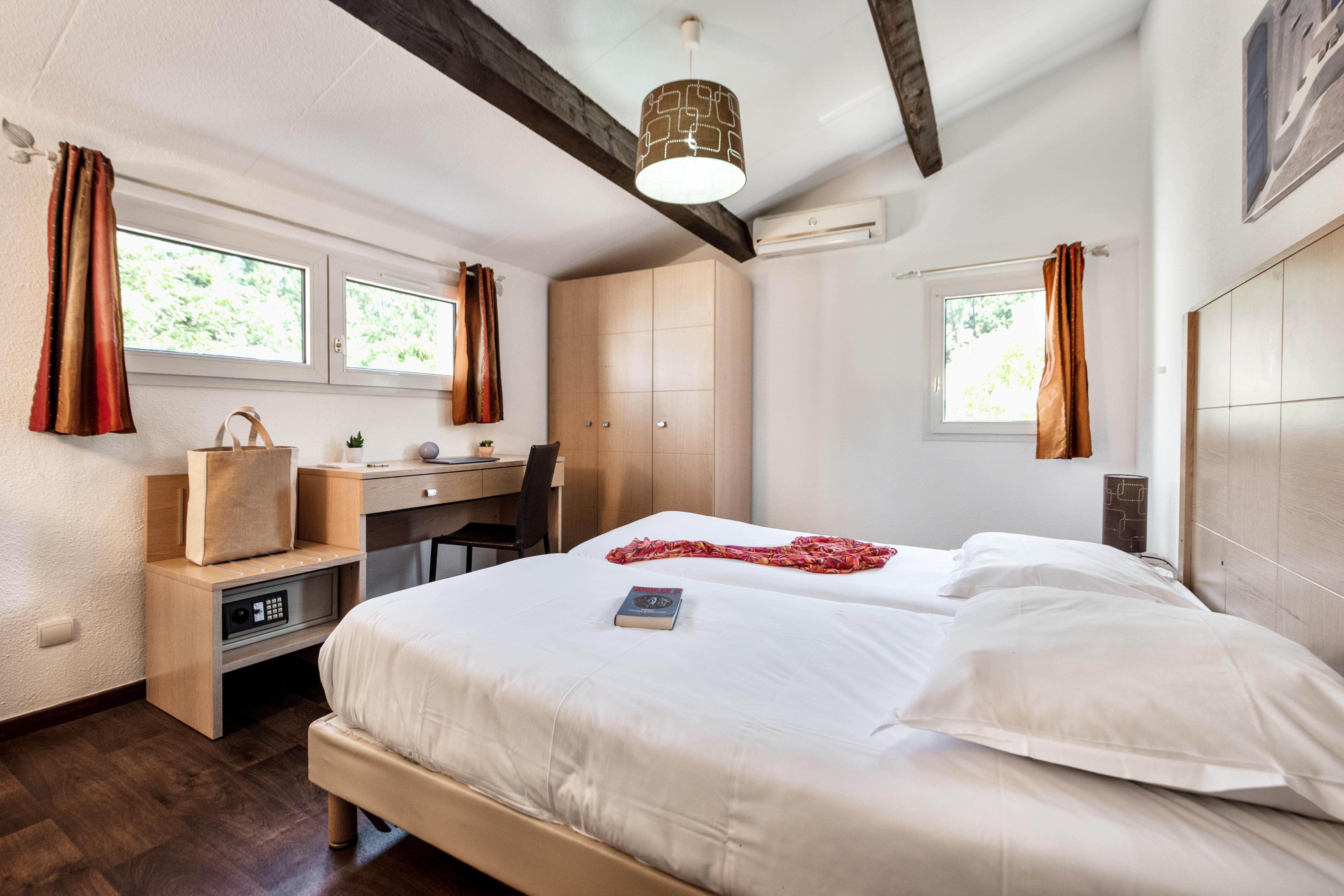 Comfort Aparthotel Mandelieu La Napoule Village Bagian luar foto