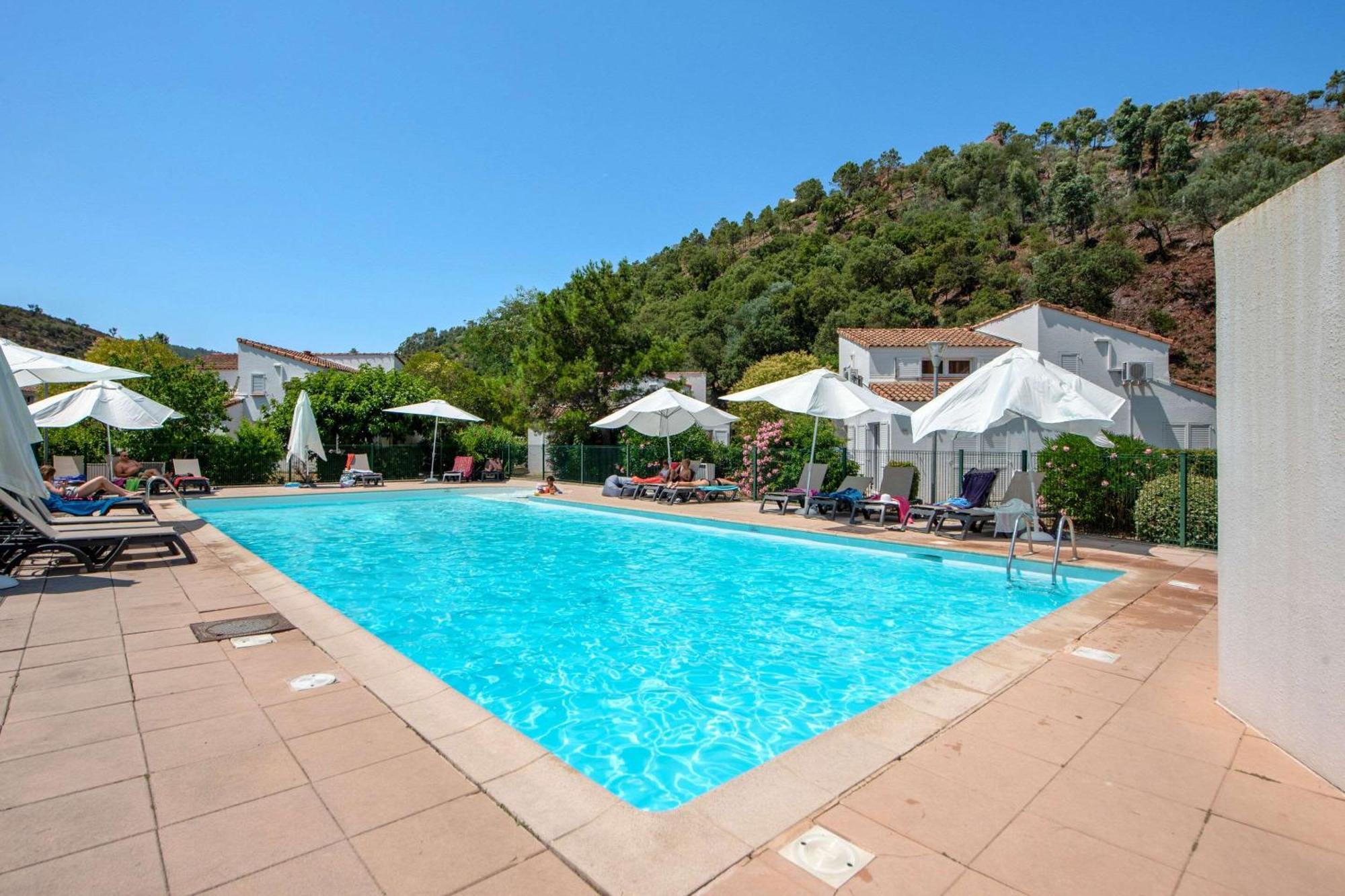 Comfort Aparthotel Mandelieu La Napoule Village Bagian luar foto